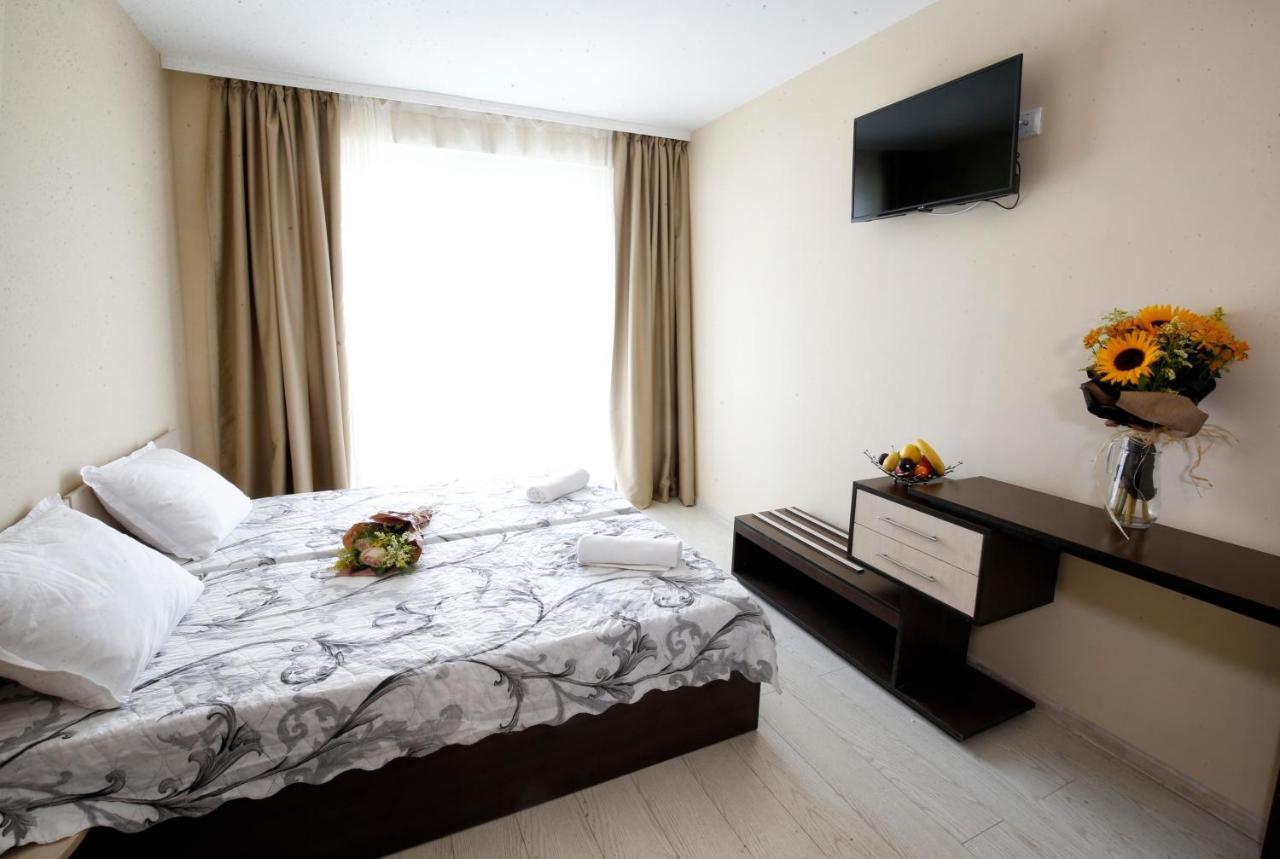 Stayinn Rainbow Houses Beachfront By Asteri Hotels Sunny Beach Exterior photo