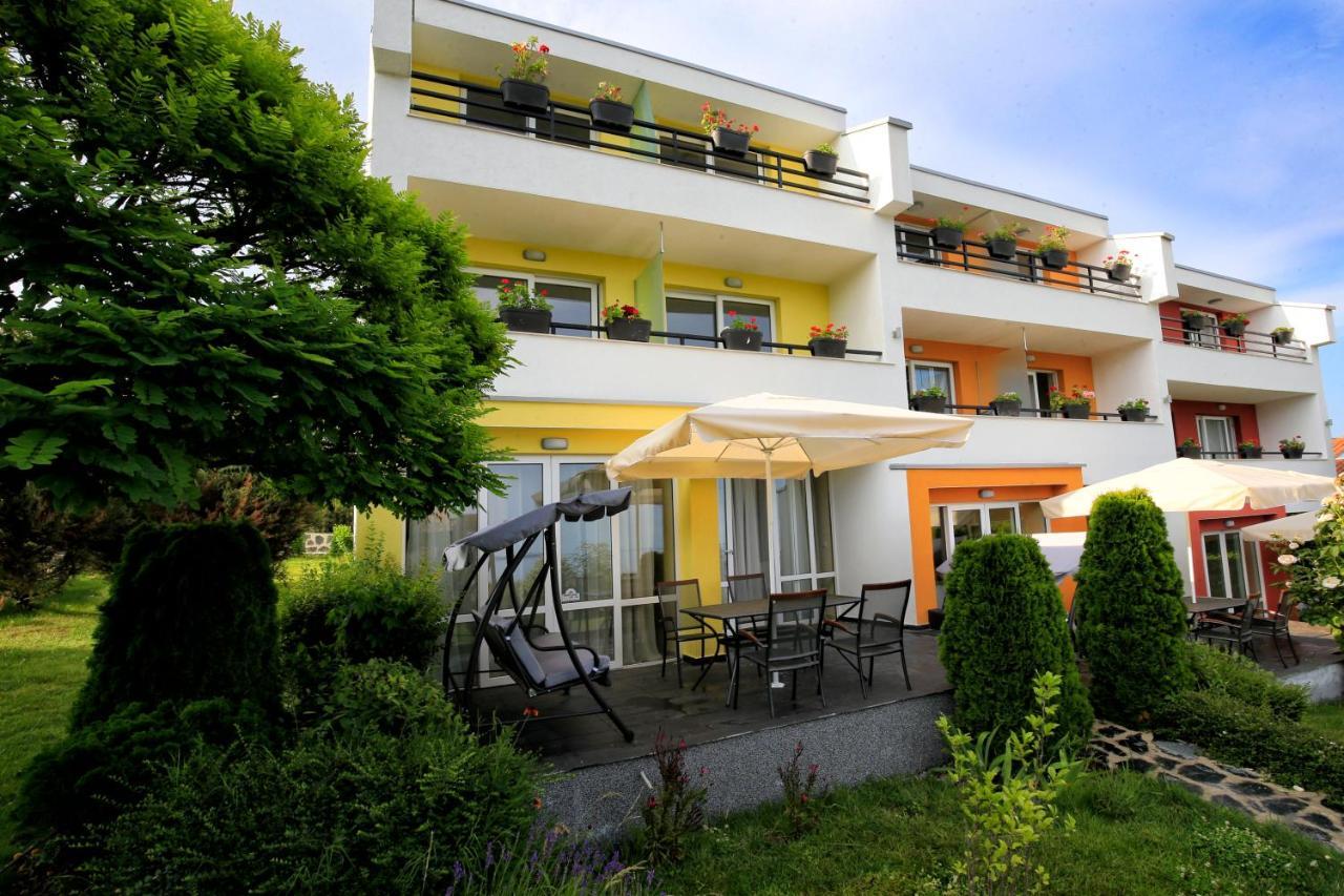Stayinn Rainbow Houses Beachfront By Asteri Hotels Sunny Beach Exterior photo