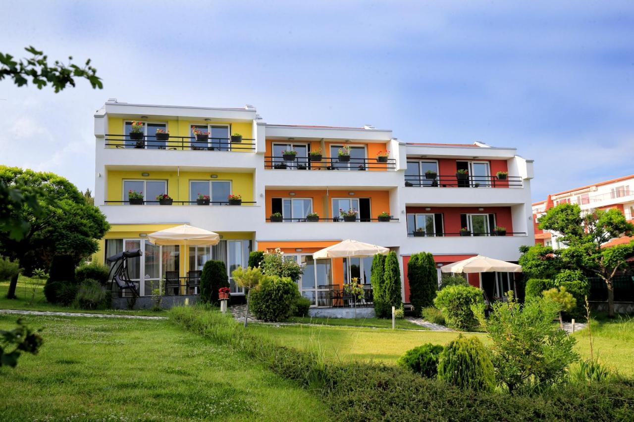 Stayinn Rainbow Houses Beachfront By Asteri Hotels Sunny Beach Exterior photo