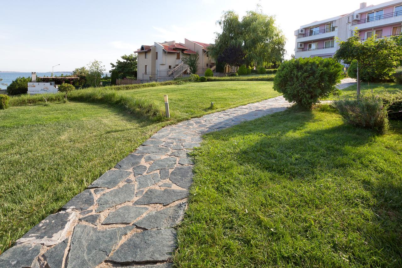 Stayinn Rainbow Houses Beachfront By Asteri Hotels Sunny Beach Exterior photo