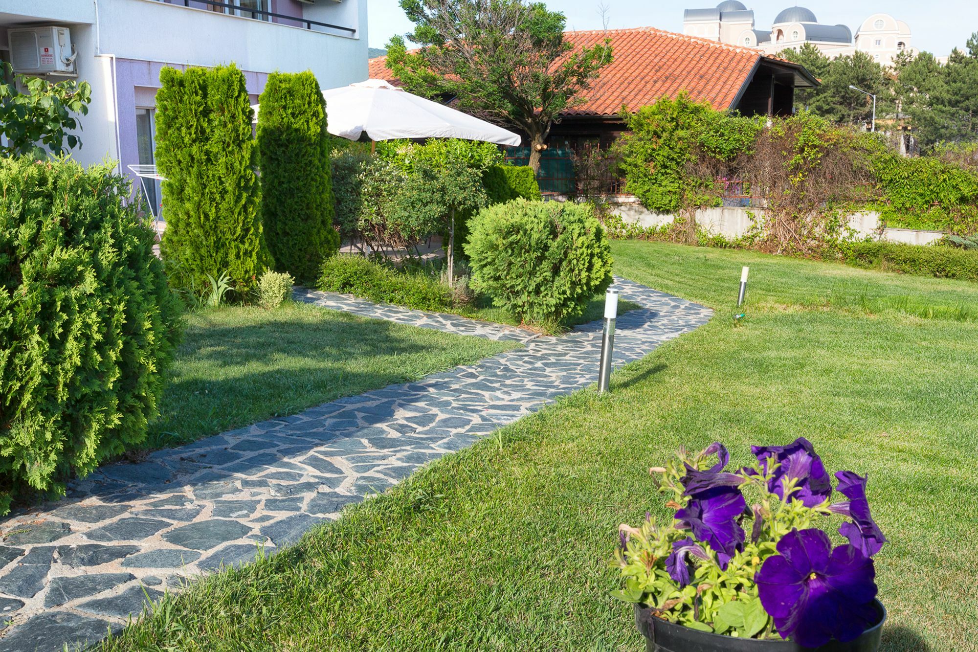 Stayinn Rainbow Houses Beachfront By Asteri Hotels Sunny Beach Exterior photo